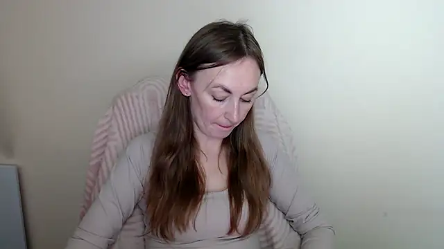 Snapshot of LiaSeass_ chatting on 05/21/26, 12:45 LiaSeass online show from 05/21/26, 12:45