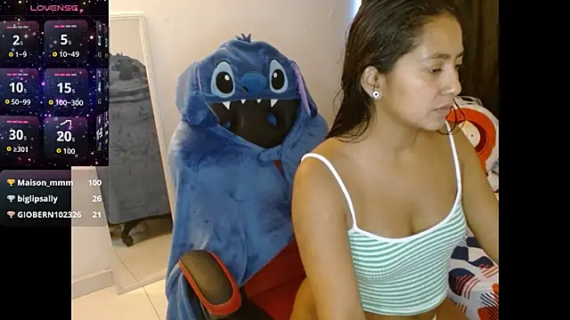Snapshot of NovahPerotti chatting on 03/25/26, 10:49 NovahPerotti online show from 03/25/26, 10:49