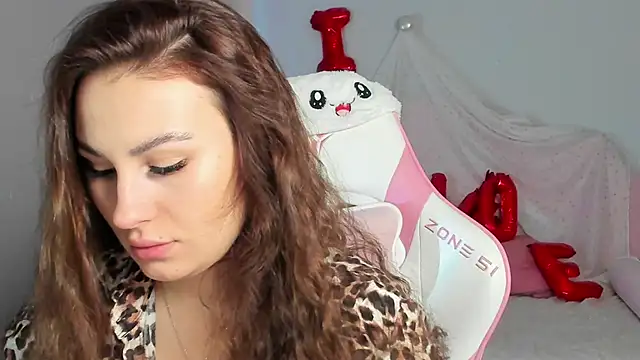 NoraFoxes online show from 02/18/26, 05:25