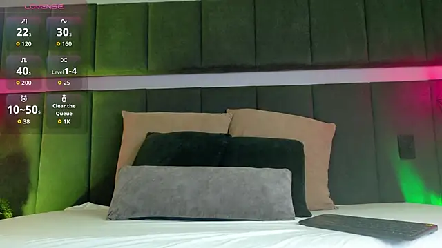 luna blannco online show from 03/17/26, 02:20