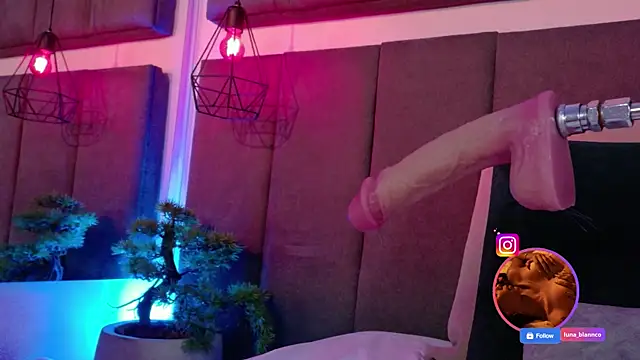 luna blannco online show from 06/25/26, 02:21