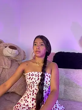 Snapshot of Ana_herrera chatting on 12/19/25, 11:28 Ana herrera online show from 12/19/25, 11:28