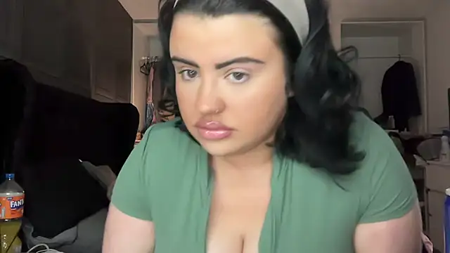 Curvybabesxxo online show from 04/03/26, 11:30