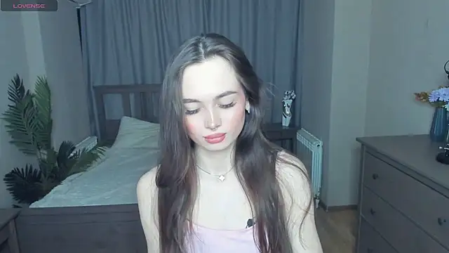 YvonneRobes online show from 03/07/26, 07:00