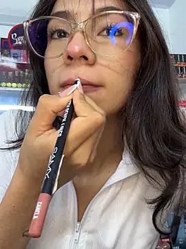 lunaluxury22 online show from 02/17/26, 02:35