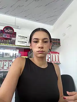 lunaluxury22 online show from 04/20/26, 01:58