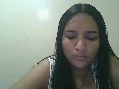 Snapshot of florglair2016 chatting on 02/06/26, 01:58 florglair2016 online show from 02/06/26, 01:58