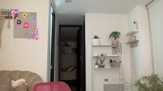 Snapshot of isa_fox_23 chatting on 03/04/26, 12:49 isa fox 23 online show from 03/04/26, 12:49