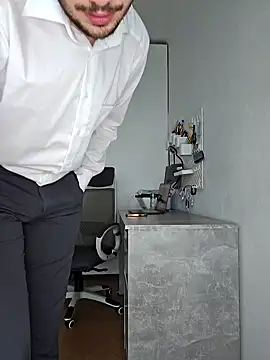 Lovebackground online show from 01/31/25, 09:27