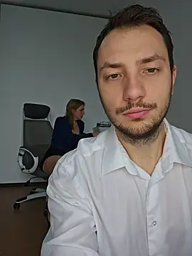 Lovebackground online show from 11/05/25, 08:36