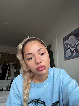 SilkyMira online show from 12/15/25, 10:41