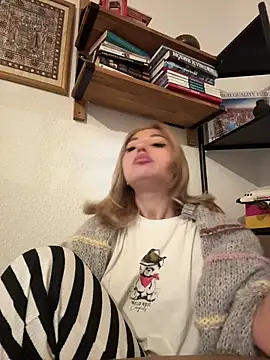 SilkyMira online show from 12/20/25, 06:26