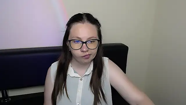 Snapshot of LiliaErmi chatting on 06/24/26, 06:23 LiliaErmi online show from 06/24/26, 06:23