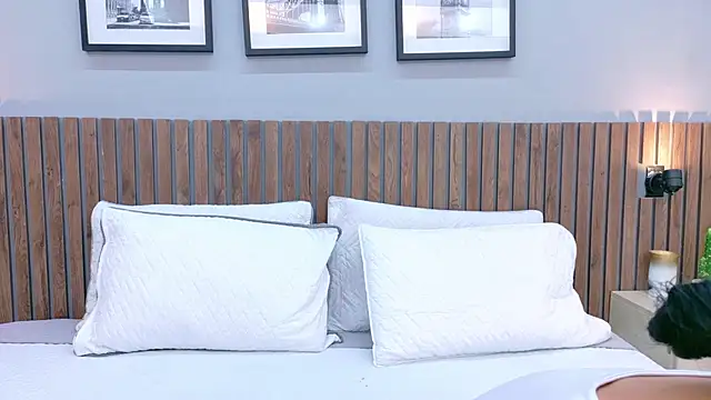 Mia Bellefort online show from 04/09/26, 08:03