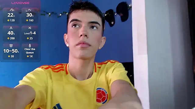 Snapshot of Juan_Gomezz26 chatting on 06/23/26, 03:32 Juan Gomezz26 online show from 06/23/26, 03:32
