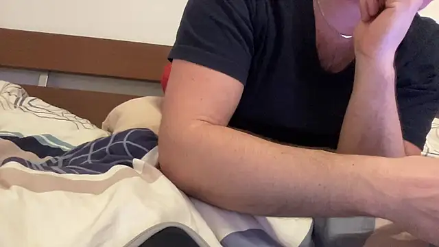 DereineGx online show from 12/18/25, 08:48