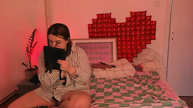 Amber-Tender online show from 04/01/26, 10:38