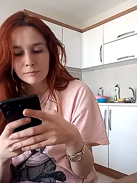 Snapshot of Atwsliiikizilll chatting on 04/23/26, 12:29 Atwsliiikizilll online show from 04/23/26, 12:29