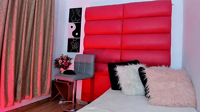 Oliviamonroex18 online show from 03/07/26, 07:44