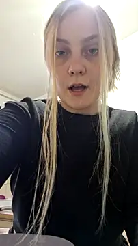 RebeFucksonn online show from 04/18/26, 04:44