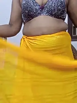 Snapshot of crazysexy_aunty chatting on 12/23/25, 07:06 crazysexy aunty online show from 12/23/25, 07:06