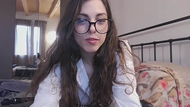 Snapshot of YourSlutQueen chatting on 02/12/26, 10:43 YourSlutQueen online show from 02/12/26, 10:43