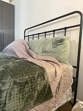 Snapshot of YourSlutQueen chatting on 03/20/26, 11:48 YourSlutQueen online show from 03/20/26, 11:48