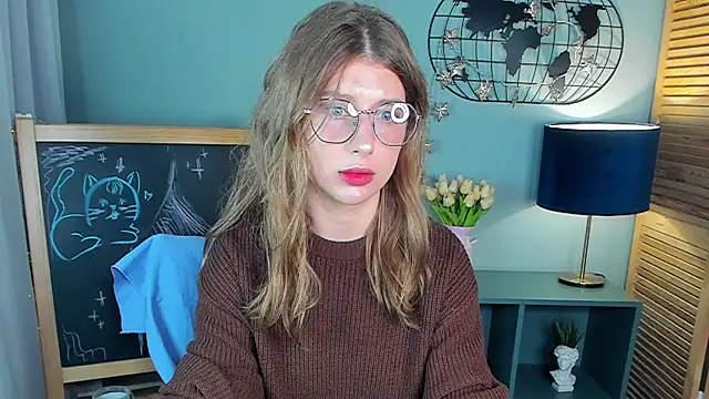 Snapshot of katymeaw chatting on 05/08/26, 02:39 katymeaw online show from 05/08/26, 02:39