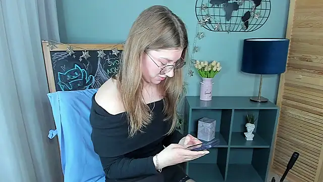 Snapshot of katymeaw chatting on 05/20/26, 01:45 katymeaw online show from 05/20/26, 01:45