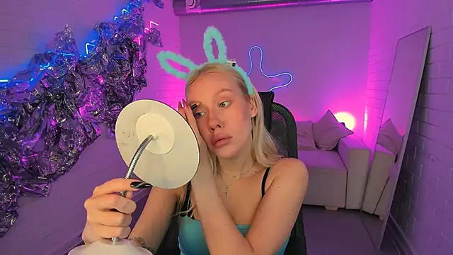 AprilChambers online show from 02/03/26, 09:47