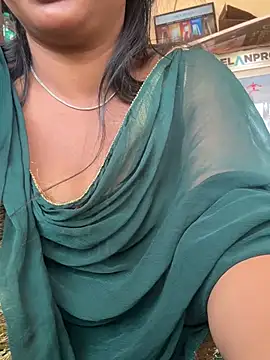 Snapshot of cute_mahi001 chatting on 03/03/26, 07:47 cute mahi001 online show from 03/03/26, 07:47