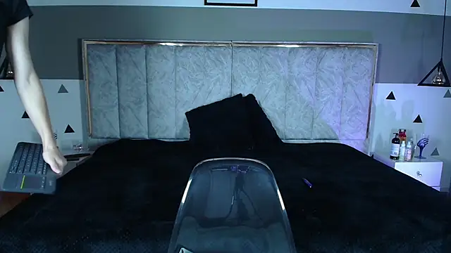 JiangShy666 online show from 04/21/26, 11:27