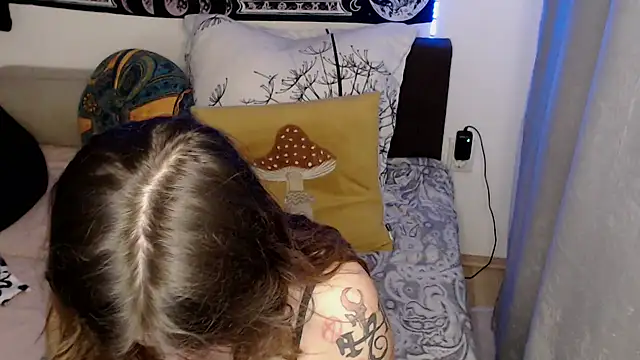 AlienforTwenty online show from 04/21/26, 04:34