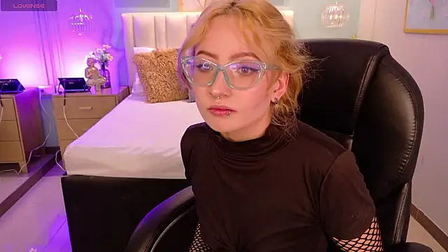 danielamilles online show from 03/08/26, 04:49