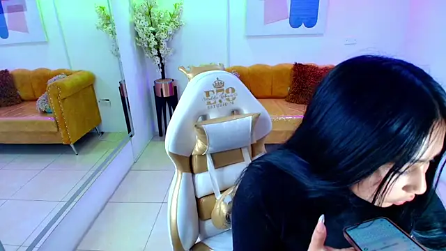 Carolina cherry online show from 04/15/26, 12:45