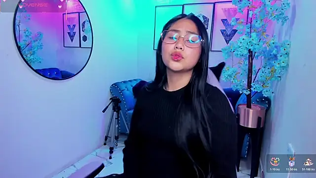 Snapshot of Carolina_cherry chatting on 06/19/26, 12:59 Carolina cherry online show from 06/19/26, 12:59