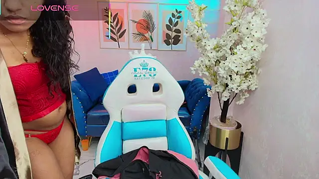 Snapshot of Nina_willyams chatting on 01/18/26, 03:43 Nina willyams online show from 01/18/26, 03:43