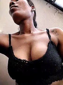 Shaara bloommy online show from 02/15/26, 03:53