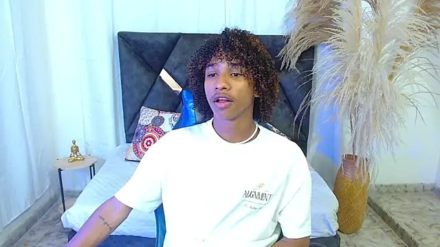 angelll18  online show from 02/10/26, 08:35