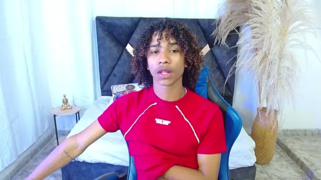 angelll18  online show from 02/12/26, 09:10