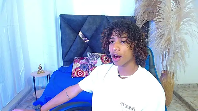 angelll18  online show from 03/25/26, 09:10