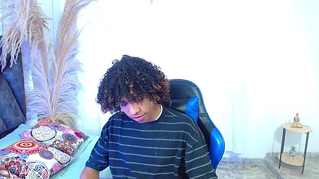Snapshot of angelll18_ chatting on 06/04/26, 08:48 angelll18 online show from 06/04/26, 08:48