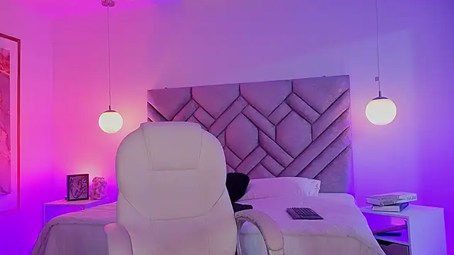 Milan Corleone online show from 12/15/25, 11:58