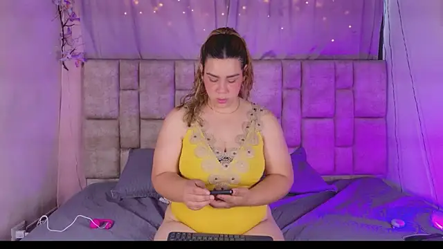 NanyMatrioska online show from 06/05/26, 07:52