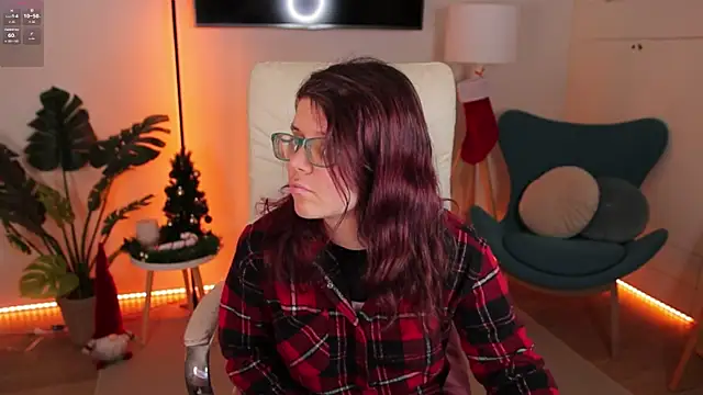 Snapshot of Ariell_Mini chatting on 12/17/25, 06:41 Ariell Mini online show from 12/17/25, 06:41