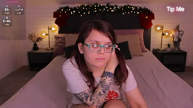 Snapshot of Ariell_Mini chatting on 01/31/26, 07:11 Ariell Mini online show from 01/31/26, 07:11