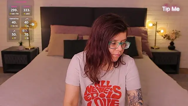 Snapshot of Ariell_Mini chatting on 02/14/26, 07:10 Ariell Mini online show from 02/14/26, 07:10