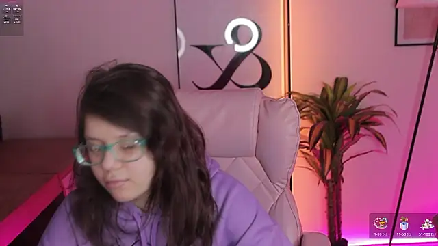 Snapshot of Ariell_Mini chatting on 02/16/26, 01:07 Ariell Mini online show from 02/16/26, 01:07