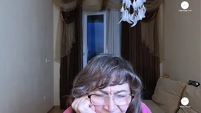 Snapshot of Betty_Bricks chatting on 05/12/26, 04:48 Betty Bricks online show from 05/12/26, 04:48