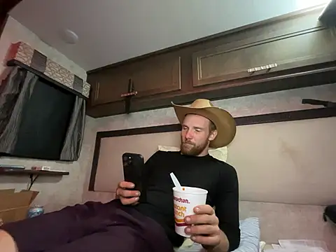 SparkledExtern online show from 02/06/26, 03:22